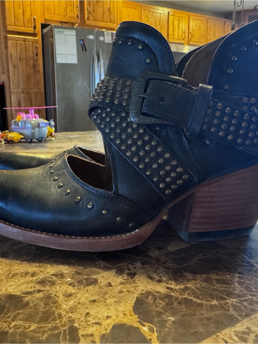 Ariat Studded buckle Black Leather Women's Booties with Buckle - Picture 11 of 12